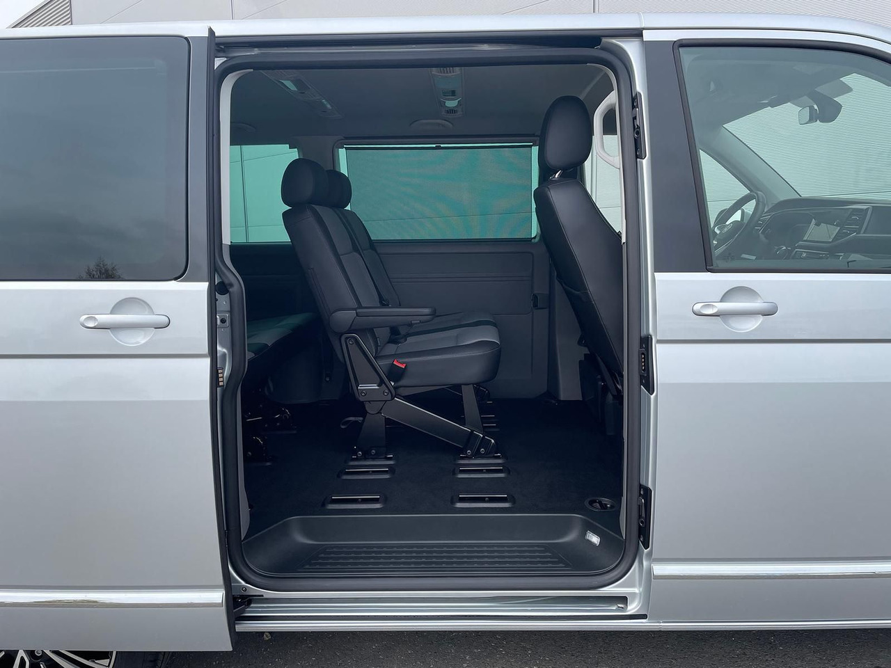 Passenger van Volkswagen T6.1 Caravelle Highline STANDHZ NAVI LEDER PDC: picture 10