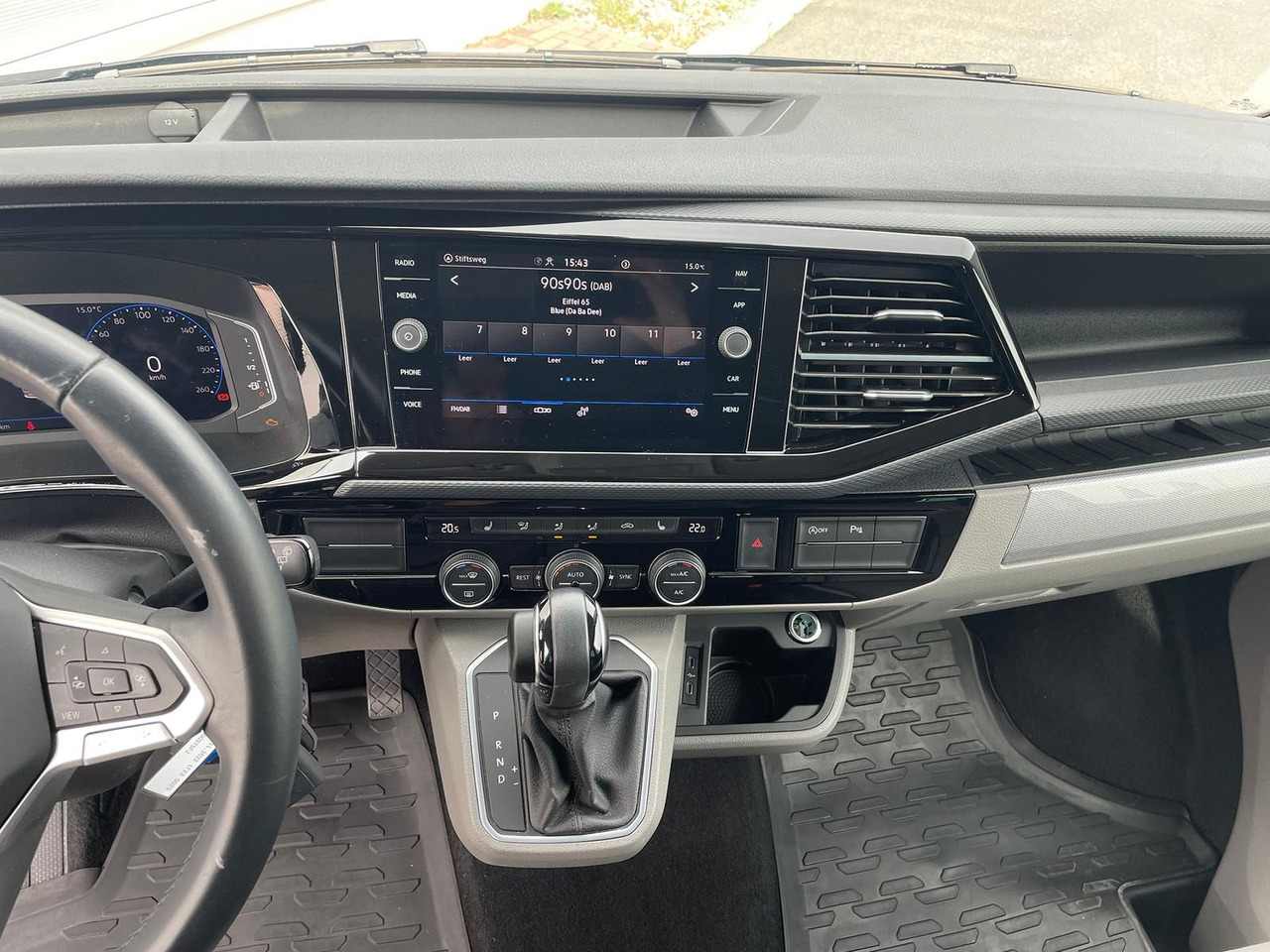 Passenger van Volkswagen T6.1 Caravelle Highline STANDHZ NAVI LEDER PDC: picture 13