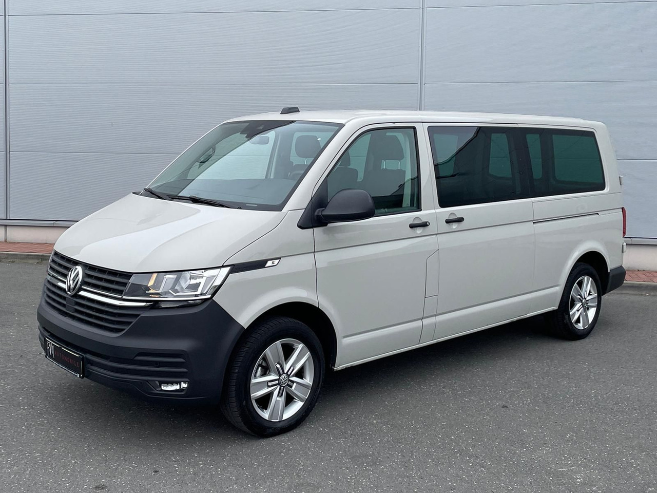 Volkswagen T6.1 Transporter 2.0 TDI lang 4MOTION SITZHZ NAV - Panel van: picture 1 Volkswagen T6.1 Transporter 2.0 TDI lang 4MOTION SITZHZ NAV - Panel van: picture 1