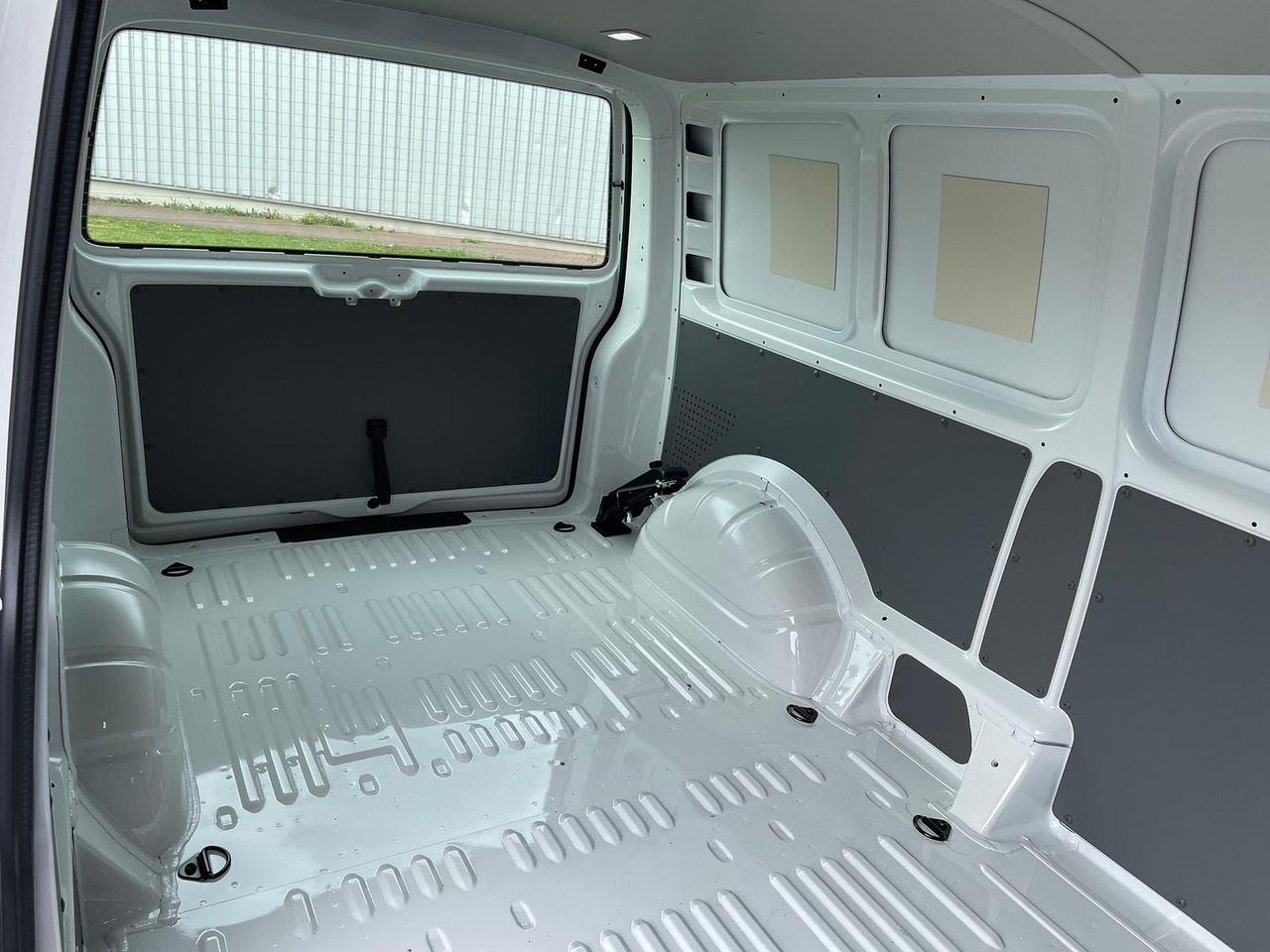 New Panel van Volkswagen T6.1 Transporter Kasten lang 4M MFL LED TEMPOMAT: picture 10