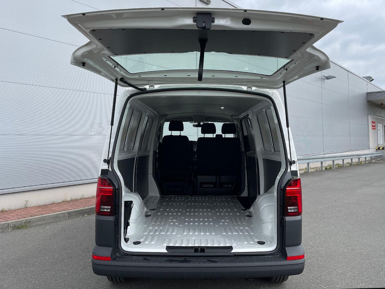New Panel van Volkswagen T6.1 Transporter Kasten lang 4M MFL LED TEMPOMAT: picture 28
