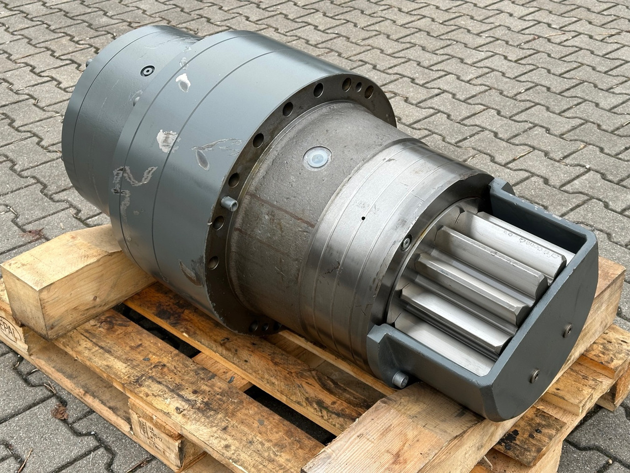 LIEBHERR Original Schwenkantrieb Typ:SAT400/206 mit ID-Nr.944449003 – ID-Nr.9444490. A974, E974, EP974, ER974, R974, R995. #944449003.159-0207# - Swing motor for Excavator: picture 3 LIEBHERR Original Schwenkantrieb Typ:SAT400/206 mit ID-Nr.944449003 – ID-Nr.9444490. A974, E974, EP974, ER974, R974, R995. #944449003.159-0207# - Swing motor for Excavator: picture 3