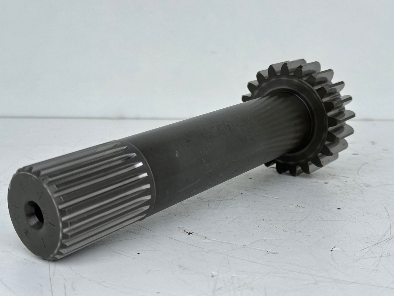 Liebherr Antriebswelle ID-Nr.9443786 - ID-Nr.944378603. FAT550 FAT550P046. A900, LH120, LH150, E974, ER974, LOS1976, LOS-413, R964, R966, R970, R974, R976, R980, R984. #944378603.2374# - Drive shaft for Construction machinery: picture 2 Liebherr Antriebswelle ID-Nr.9443786 - ID-Nr.944378603. FAT550 FAT550P046. A900, LH120, LH150, E974, ER974, LOS1976, LOS-413, R964, R966, R970, R974, R976, R980, R984. #944378603.2374# - Drive shaft for Construction machinery: picture 2