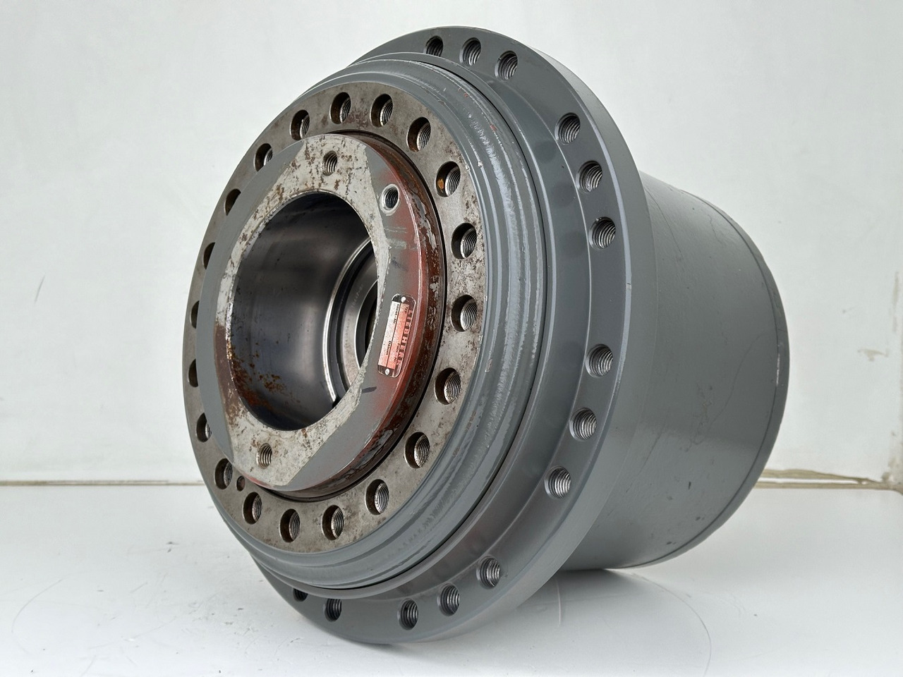 Liebherr Fahrantrieb Typ:FAT350P059. ID-Nr.933762801. LH22 C, R313 LI, R317 LI, R900 C-LI. #FAT350P059.0125# - Final drive for Construction machinery: picture 1 Liebherr Fahrantrieb Typ:FAT350P059. ID-Nr.933762801. LH22 C, R313 LI, R317 LI, R900 C-LI. #FAT350P059.0125# - Final drive for Construction machinery: picture 1