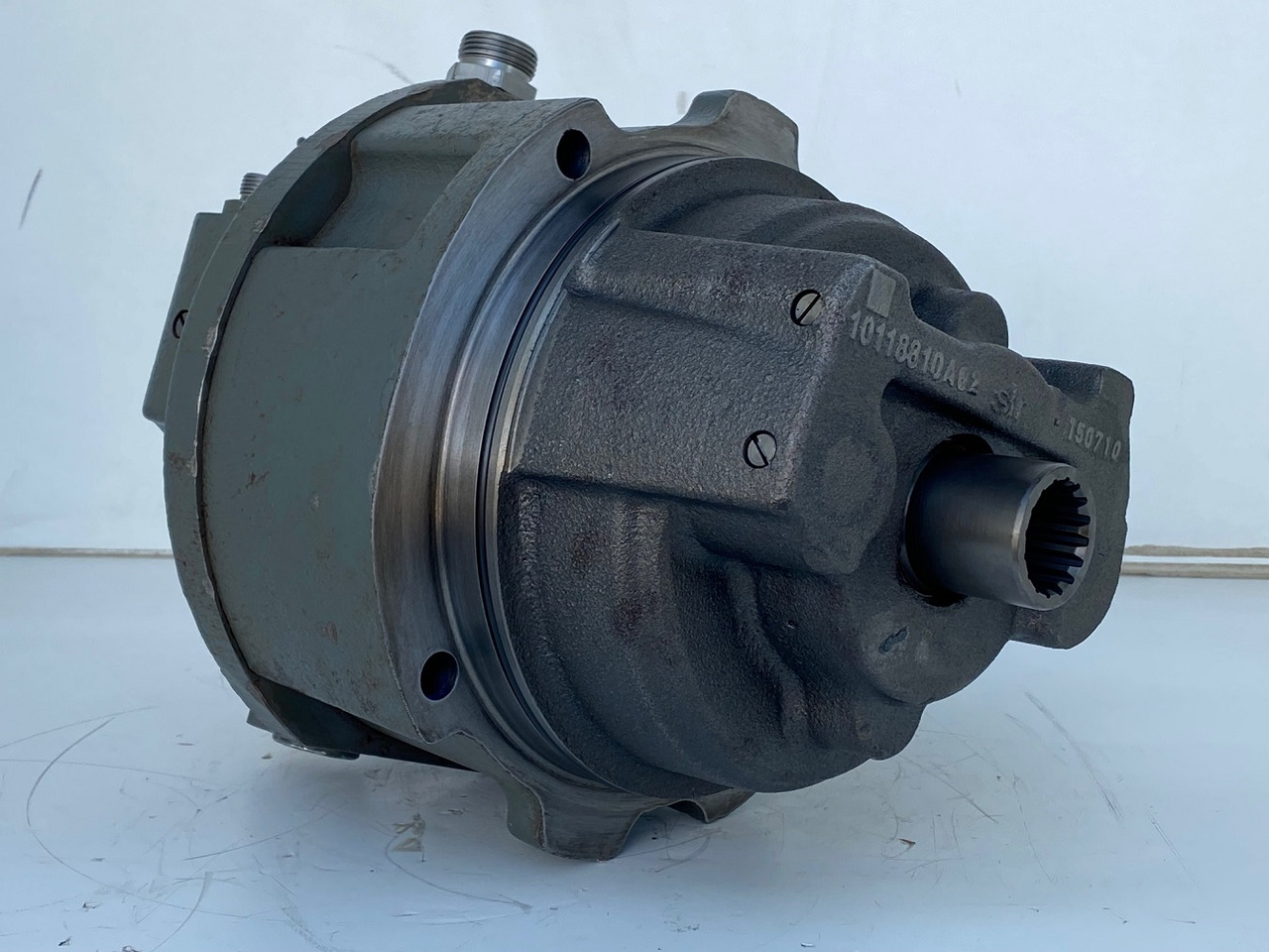 Liebherr Hydraulikeinbaumotor CMVE O 108. ID-Nr.10118562 - ID-Nr.10132610 - ID-Nr.10129048. LOS1916, LOS916, LOS926, R906, R916, R918, R920, R922, R924, R926COMP, R926, R936. #27979# - Hydraulic motor for Crawler excavator: picture 4 Liebherr Hydraulikeinbaumotor CMVE O 108. ID-Nr.10118562 - ID-Nr.10132610 - ID-Nr.10129048. LOS1916, LOS916, LOS926, R906, R916, R918, R920, R922, R924, R926COMP, R926, R936. #27979# - Hydraulic motor for Crawler excavator: picture 4