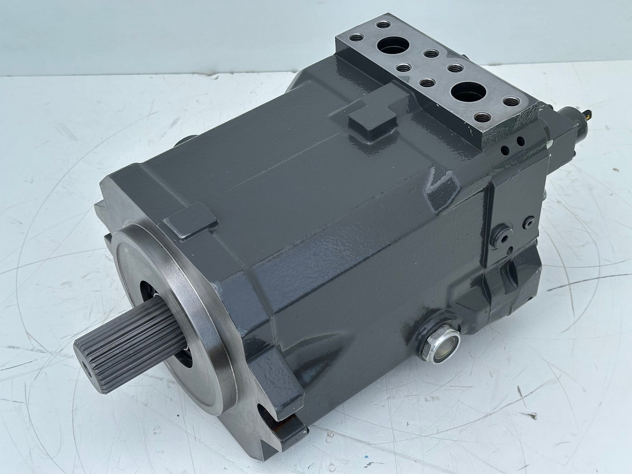 Linde Verstellmotor-Axialkolbenmotor Typ:HMV135-02 2710. #HMV135-02.2710# - Hydraulic motor: picture 5 Linde Verstellmotor-Axialkolbenmotor Typ:HMV135-02 2710. #HMV135-02.2710# - Hydraulic motor: picture 5