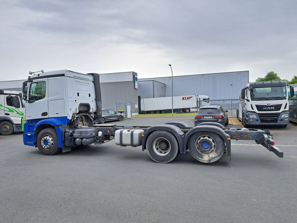 Mercedes Benz 2553 Actros 6x2 (Nr. 5790) - Cab chassis truck: picture 4 Mercedes Benz 2553 Actros 6x2 (Nr. 5790) - Cab chassis truck: picture 4