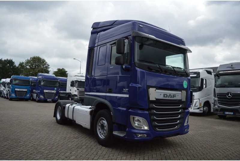 DAF XF 106.440 * EURO6 * 2X TANK * 4X2 * 2 BED * TOP CONDITION * - Tractor unit: picture 5 DAF XF 106.440 * EURO6 * 2X TANK * 4X2 * 2 BED * TOP CONDITION * - Tractor unit: picture 5