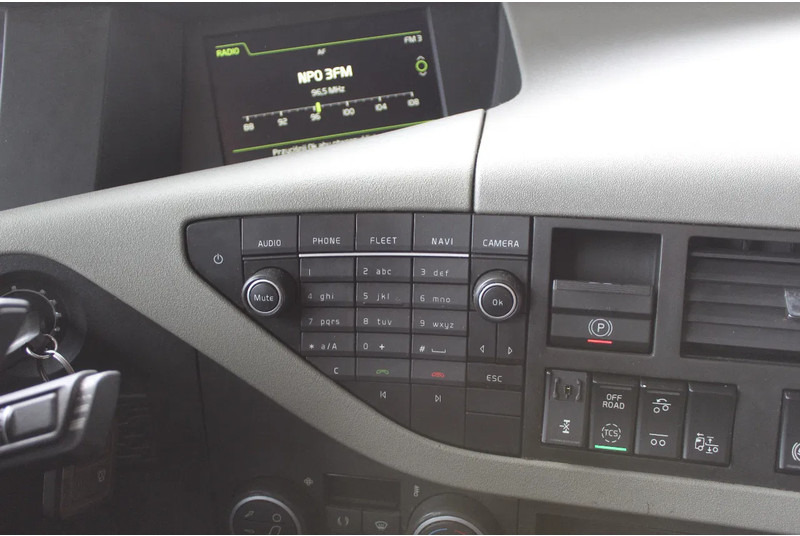 Curtainsider truck Volvo FH 420 * EURO5 * 6X2 * MANUAL *: picture 19