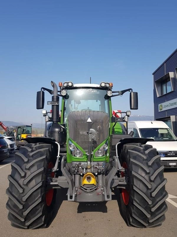 Fendt 828 Vario Profi Plus - Farm tractor: picture 5 Fendt 828 Vario Profi Plus - Farm tractor: picture 5