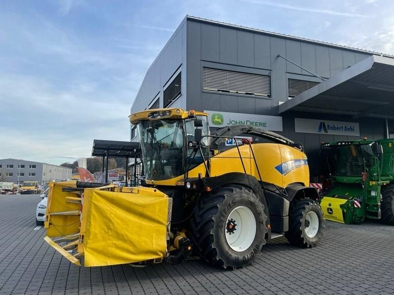 New Holland FR 450 - Forage harvester: picture 2 New Holland FR 450 - Forage harvester: picture 2