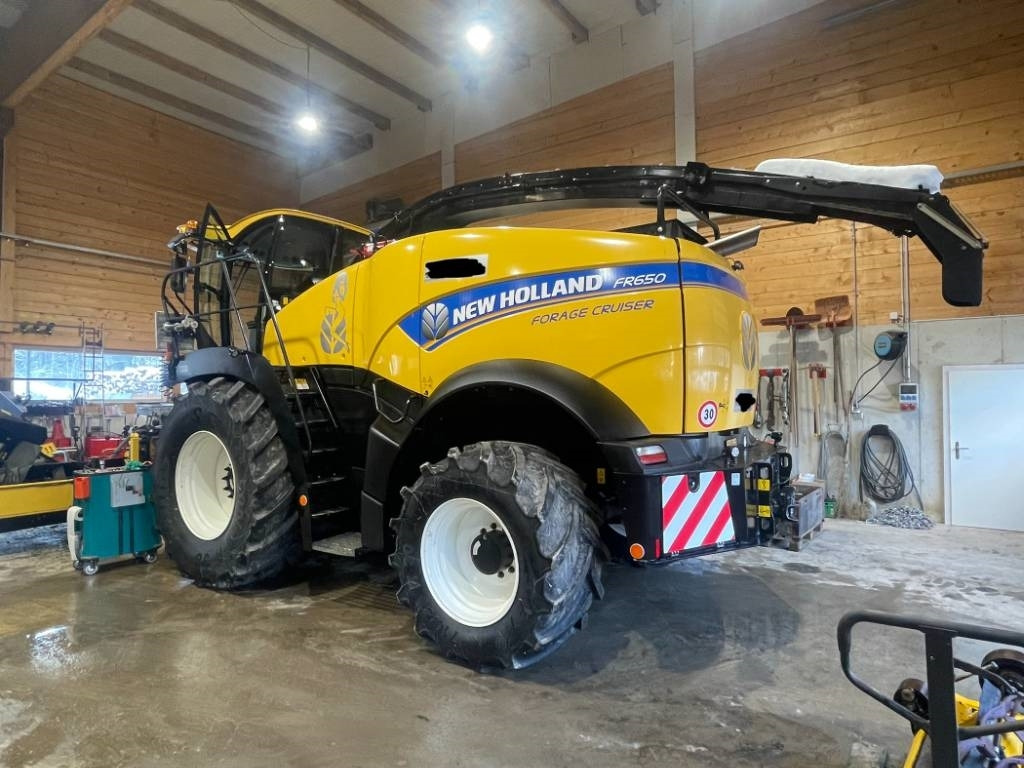 New Holland FR 650 - Forage harvester: picture 4 New Holland FR 650 - Forage harvester: picture 4