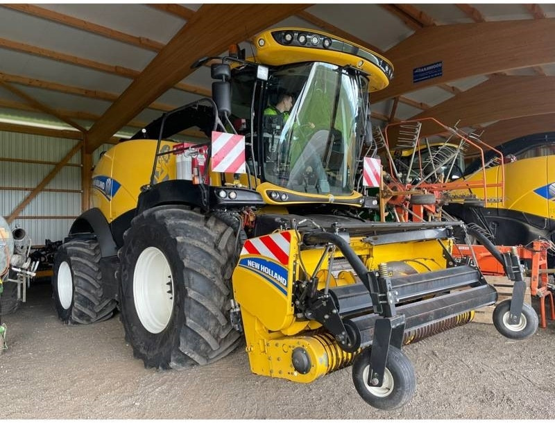 New Holland FR 650 - Forage harvester: picture 1 New Holland FR 650 - Forage harvester: picture 1