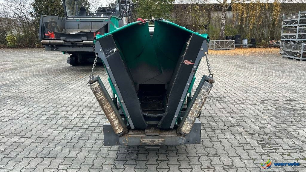 Vögele SUPER 800i / AB220TV (1,20 - 2,20 m) - Asphalt paver: picture 2 Vögele SUPER 800i / AB220TV (1,20 - 2,20 m) - Asphalt paver: picture 2