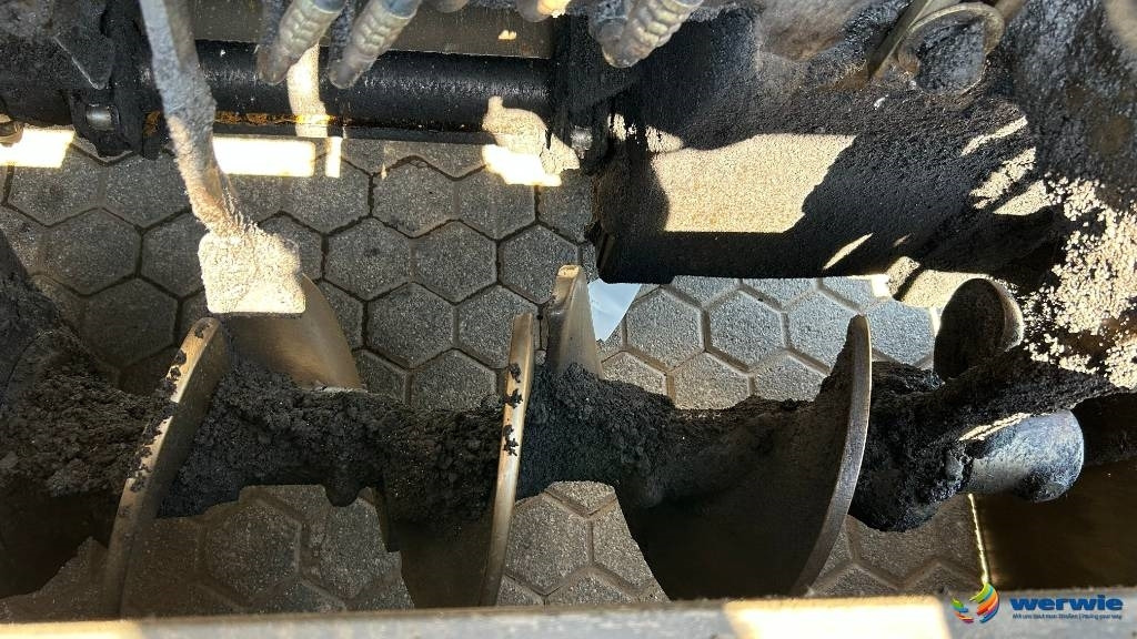 Asphalt paver Volvo ABG TITAN 5820: picture 6