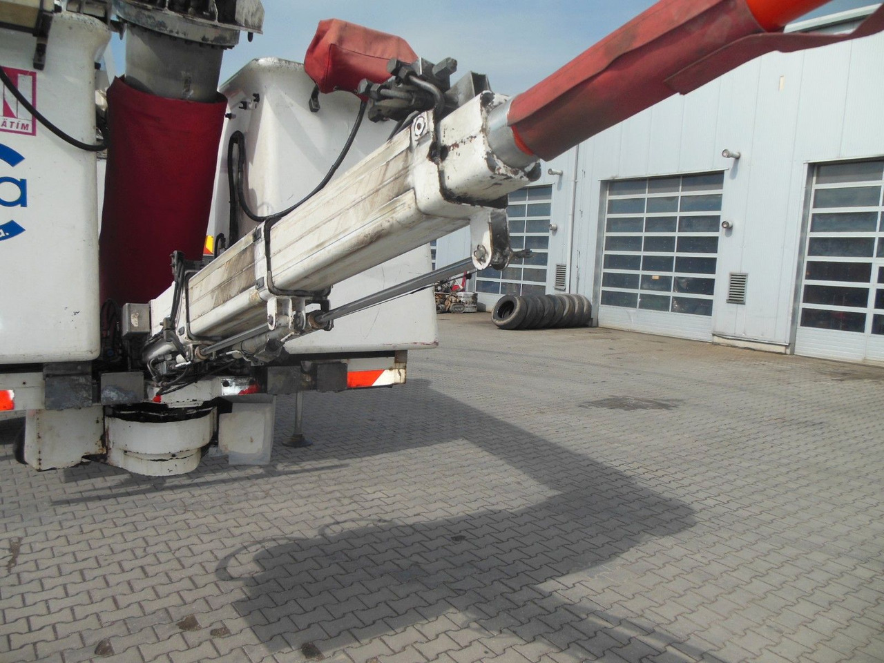 Truck mounted aerial platform Renault MIDLUM 220.14,4X4,HUBARBEITBÜHNE 16,5M, ISOLIERT: picture 12