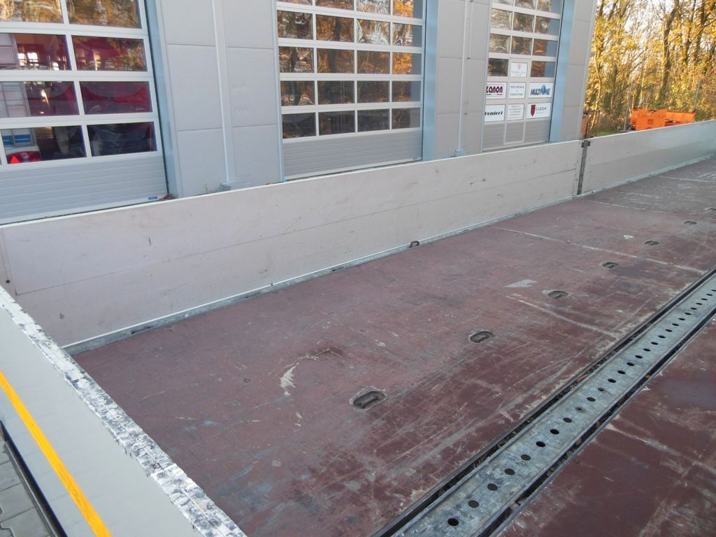 Flatbed van Renault MIDLUM DXI 180.08 Renault MIDLUM DXI 180.08: picture 12 Flatbed van Renault MIDLUM DXI 180.08 Renault MIDLUM DXI 180.08: picture 12