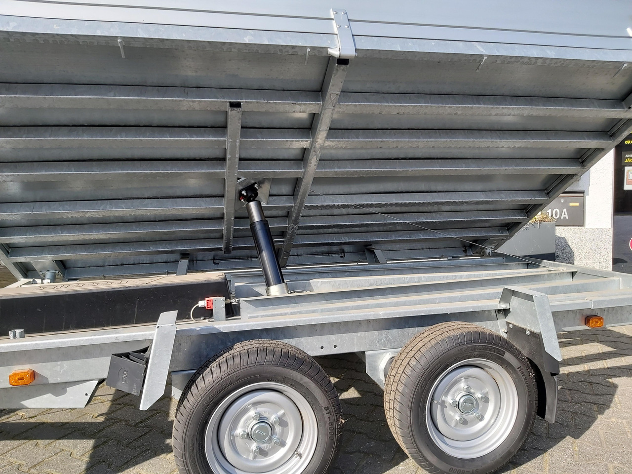 Anssems Kipper KSX 3500 Elektrisch 305x178x35cm Stahlboden niedrig Fahrgestell 3500kg - Tipper trailer: picture 5 Anssems Kipper KSX 3500 Elektrisch 305x178x35cm Stahlboden niedrig Fahrgestell 3500kg - Tipper trailer: picture 5