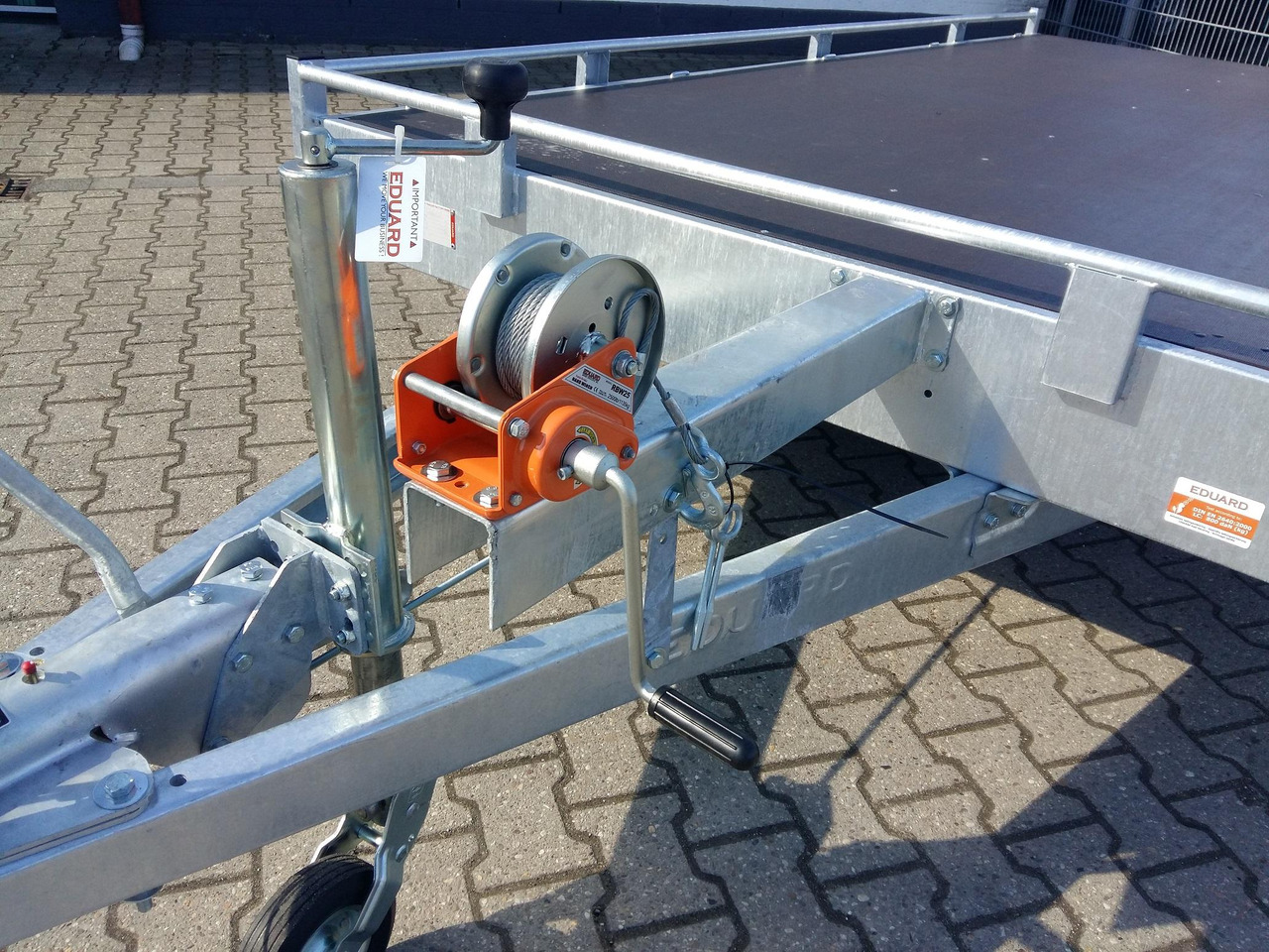 Auto Transporter Atlas 406x200cm Reling Winde Rampen 13" niedrig Fahrwerk (XL) 2700kg Modell 2024 - Dropside/ Flatbed trailer: picture 4 Auto Transporter Atlas 406x200cm Reling Winde Rampen 13" niedrig Fahrwerk (XL) 2700kg Modell 2024 - Dropside/ Flatbed trailer: picture 4