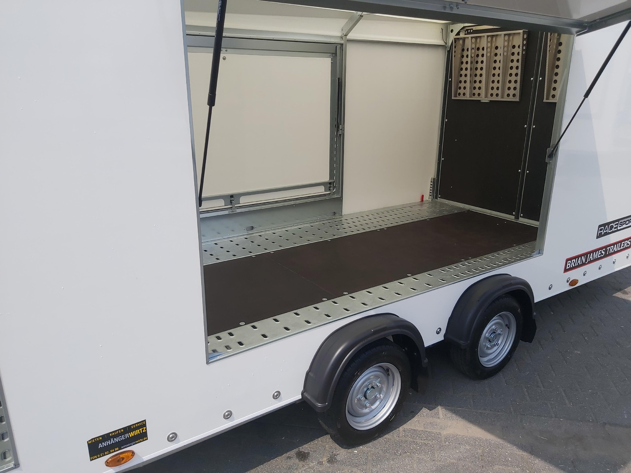 BJT Race Sport Transporter 500x200x175cm 2600kg Modell 2024 - Autotransporter trailer: picture 2 BJT Race Sport Transporter 500x200x175cm 2600kg Modell 2024 - Autotransporter trailer: picture 2