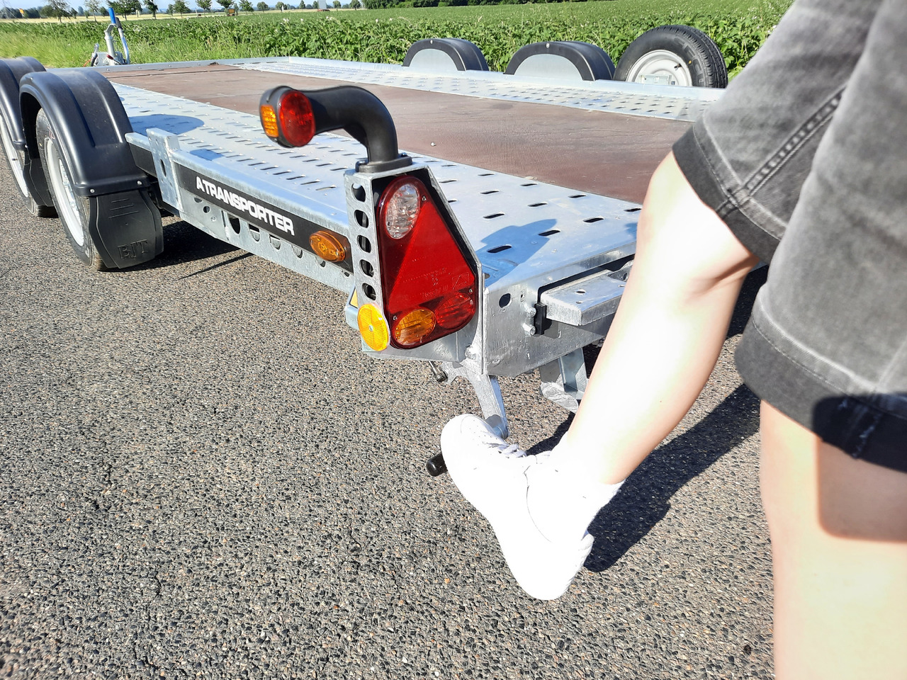 Brian James A4 Transporter 450x200cm blackline easy glide Rampen 240cm ausziehbar 3000kg - Autotransporter trailer: picture 2 Brian James A4 Transporter 450x200cm blackline easy glide Rampen 240cm ausziehbar 3000kg - Autotransporter trailer: picture 2
