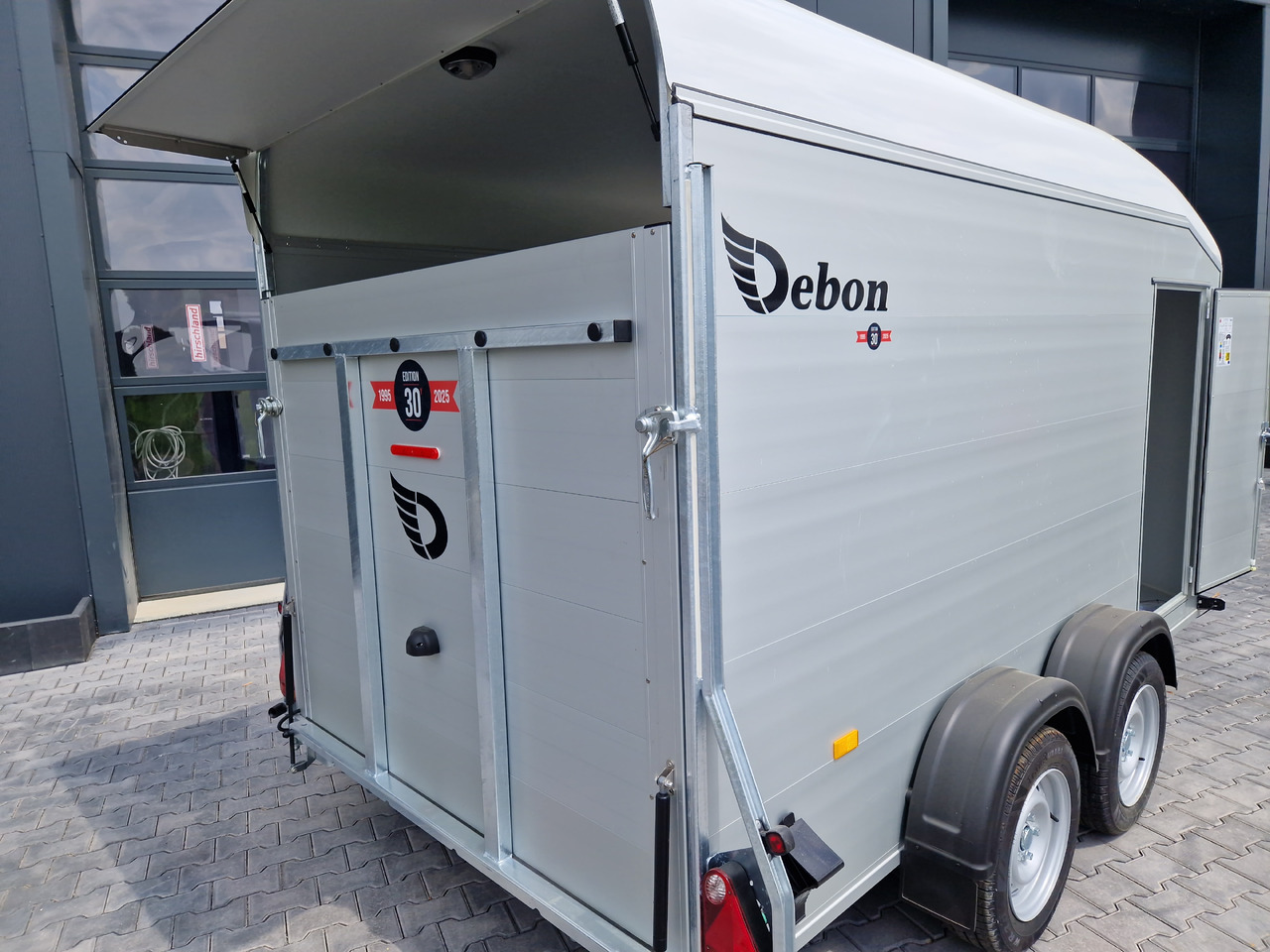 Cargo Roadster 700 plus 375x180x200cm Alu Poly weiß Seitentür Pullman 100km/H 2600kg Modell 2025 - Car trailer: picture 4 Cargo Roadster 700 plus 375x180x200cm Alu Poly weiß Seitentür Pullman 100km/H 2600kg Modell 2025 - Car trailer: picture 4