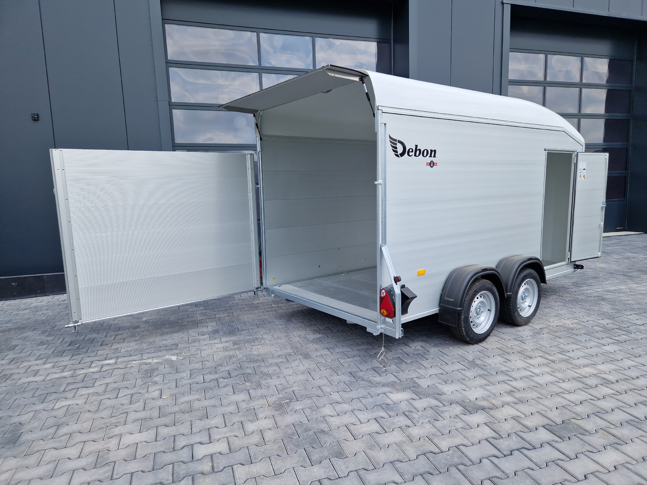 Cargo Roadster 700 plus 375x180x200cm Alu Poly weiß Seitentür Pullman 100km/H 2600kg Modell 2025 - Car trailer: picture 2 Cargo Roadster 700 plus 375x180x200cm Alu Poly weiß Seitentür Pullman 100km/H 2600kg Modell 2025 - Car trailer: picture 2