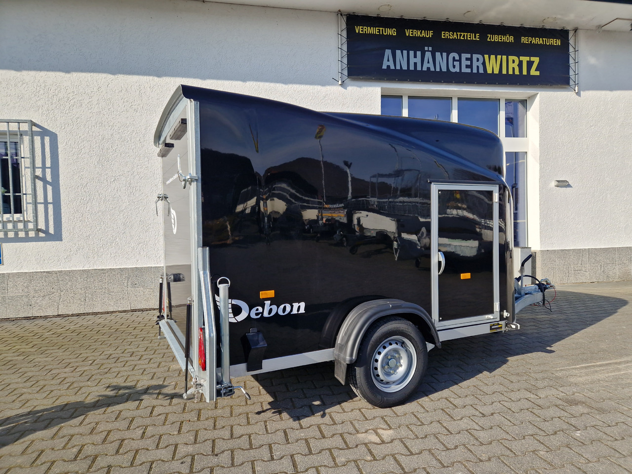 Debon Cargo 1300 300x152x168cm black Seitentür aerodynamik Pullman II 100km/H 1300kg Februar Aktion - Closed box trailer: picture 4 Debon Cargo 1300 300x152x168cm black Seitentür aerodynamik Pullman II 100km/H 1300kg Februar Aktion - Closed box trailer: picture 4