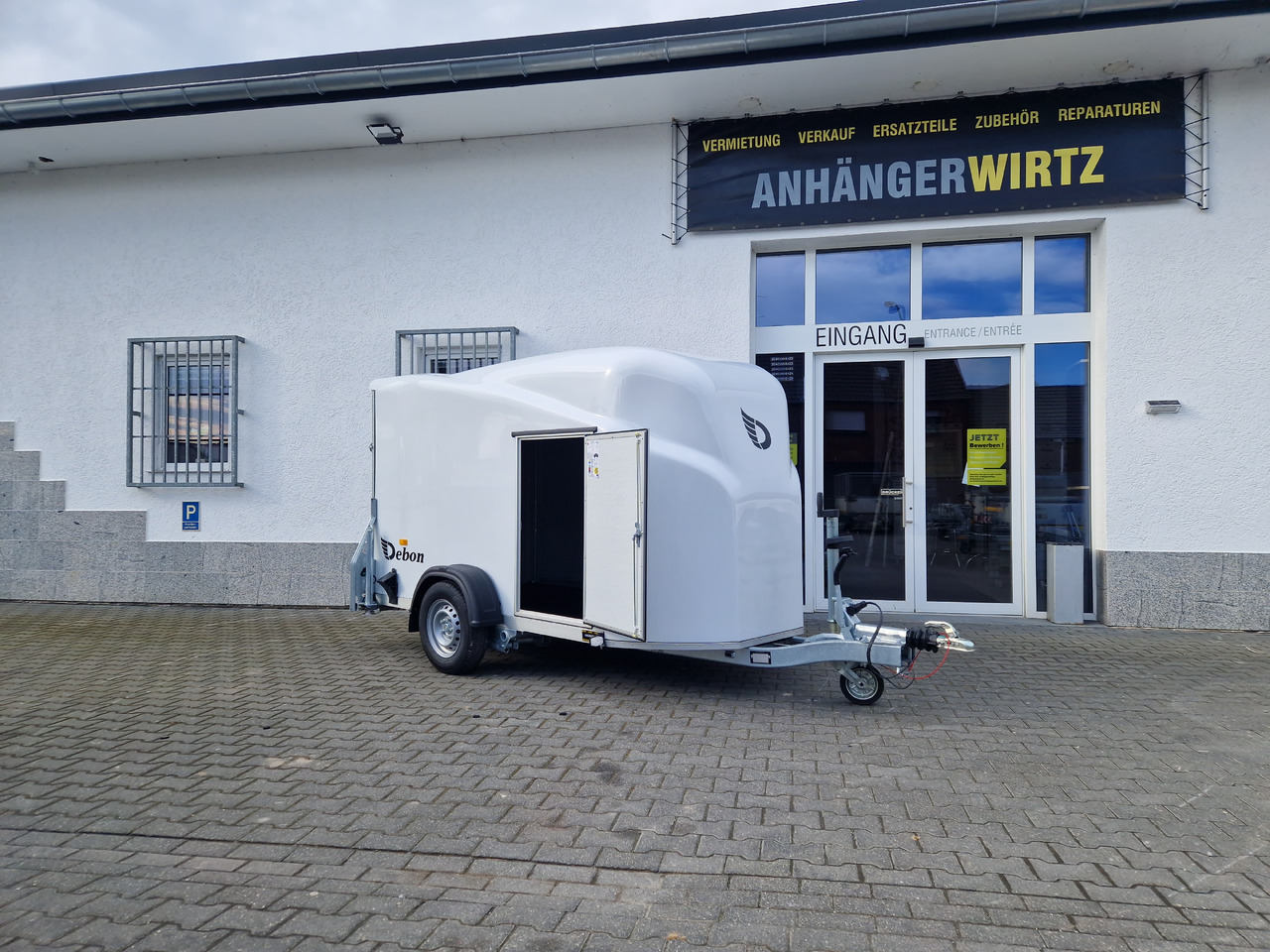 Debon Cargo 1300 300x152x168cm white Seitentür Pullman II 100km/H 1300kg Modell 2025 - Closed box trailer: picture 3 Debon Cargo 1300 300x152x168cm white Seitentür Pullman II 100km/H 1300kg Modell 2025 - Closed box trailer: picture 3