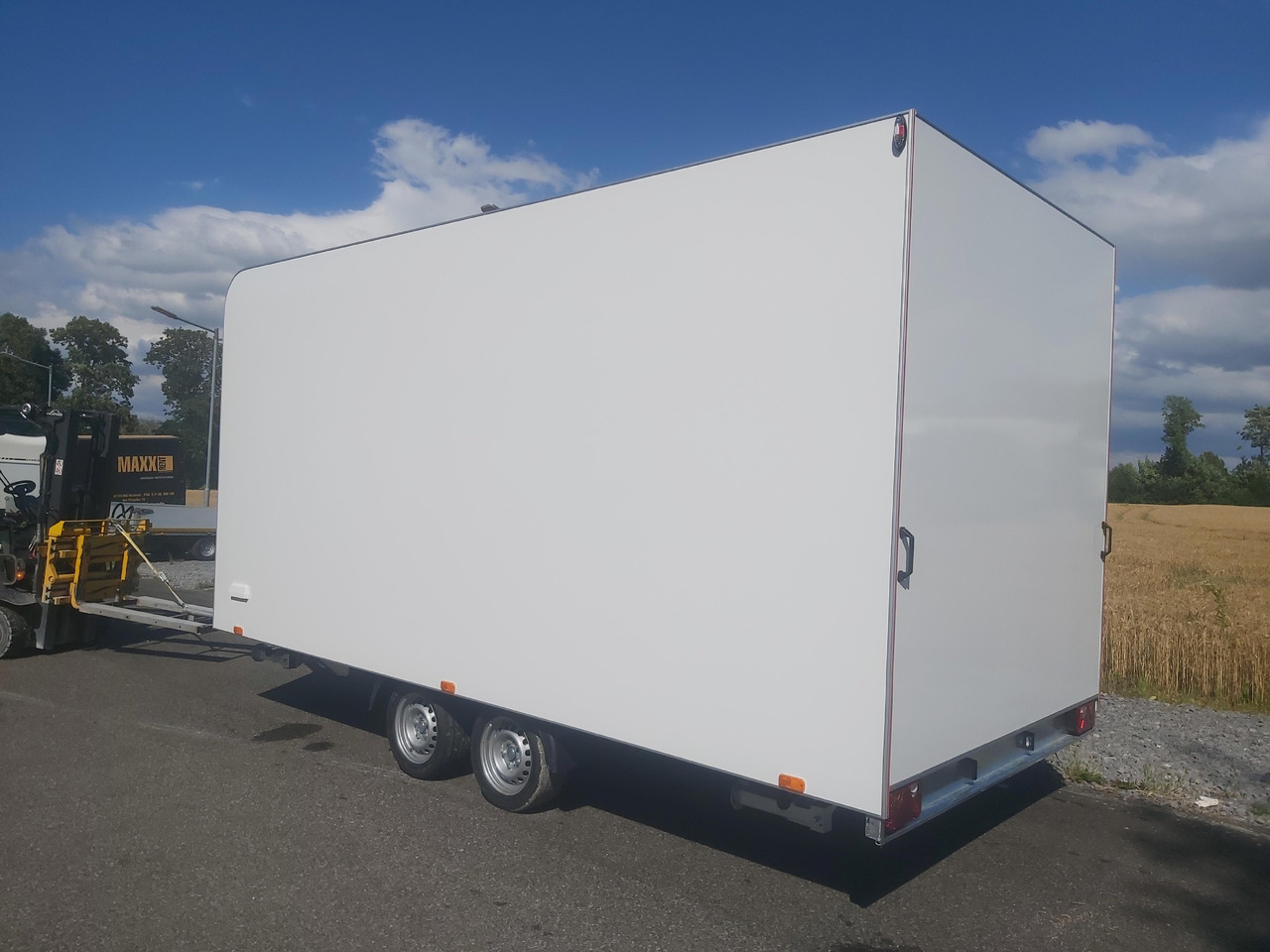 Event Trailer Koffer TWSP M 470T.01 470x220x217cm Seitenklappe IL 2700kg 100km/H - Vending trailer: picture 2 Event Trailer Koffer TWSP M 470T.01 470x220x217cm Seitenklappe IL 2700kg 100km/H - Vending trailer: picture 2