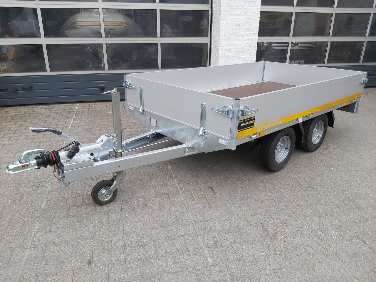 Hochlader light 2514 250x145x30cm Lfh: 56cm niedrig Fahrgestell 10" (S) 2000kg budget Aktion - Dropside/ Flatbed trailer: picture 1 Hochlader light 2514 250x145x30cm Lfh: 56cm niedrig Fahrgestell 10" (S) 2000kg budget Aktion - Dropside/ Flatbed trailer: picture 1
