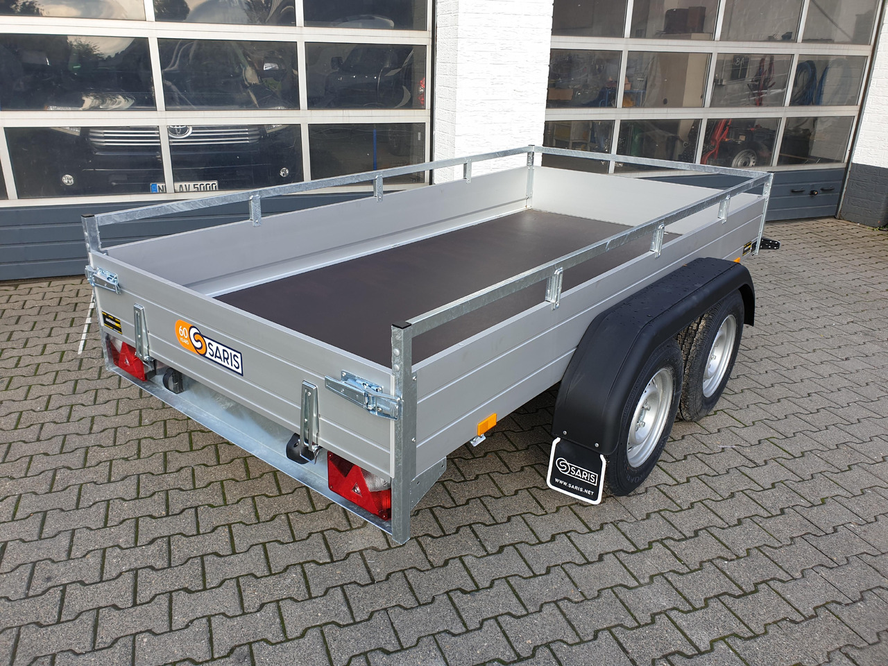 Saris Anhänger FW2700 McAlu Pro 305x153x45cm (M) 2700kg Winter online Aktion - Dropside/ Flatbed trailer: picture 5 Saris Anhänger FW2700 McAlu Pro 305x153x45cm (M) 2700kg Winter online Aktion - Dropside/ Flatbed trailer: picture 5