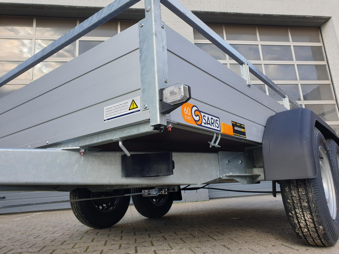 Saris Anhänger FW2700 McAlu Pro 305x153x45cm (M) 2700kg Winter online Aktion - Dropside/ Flatbed trailer: picture 3 Saris Anhänger FW2700 McAlu Pro 305x153x45cm (M) 2700kg Winter online Aktion - Dropside/ Flatbed trailer: picture 3
