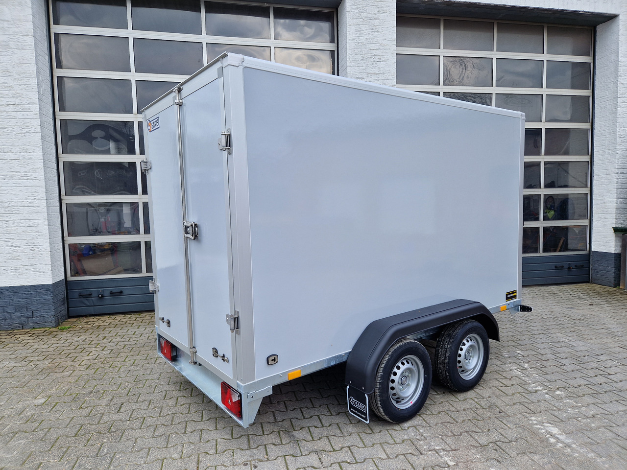 Closed box trailer Saris Koffer GO 306 154 180 2000 2 306x154x180cm GFK grau (M) 2000kg Modell 2023: picture 10