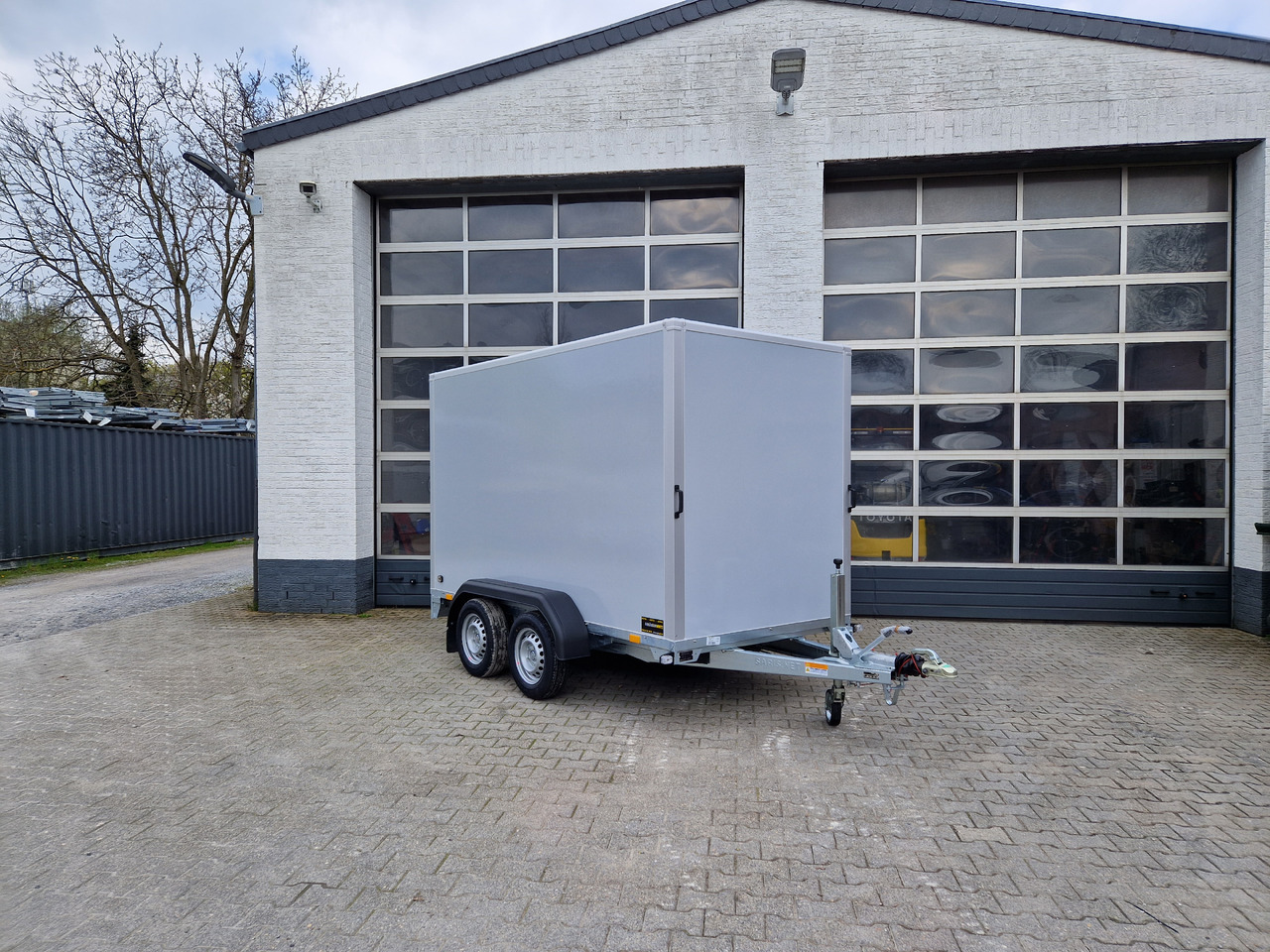 Closed box trailer Saris Koffer GO 306 154 180 2000 2 306x154x180cm GFK grau (M) 2000kg Modell 2023: picture 8