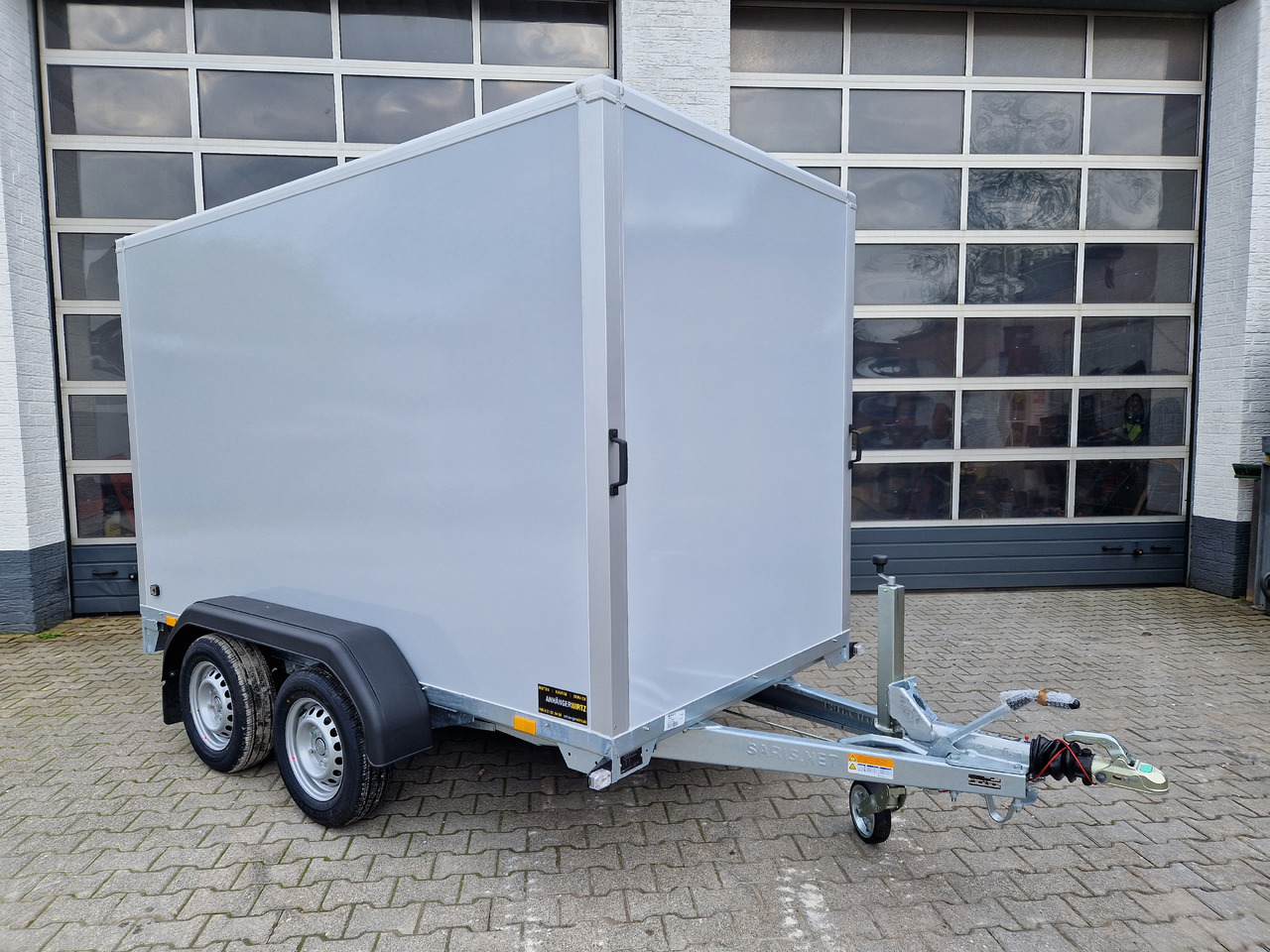 Closed box trailer Saris Koffer GO 306 154 180 2000 2 306x154x180cm GFK grau (M) 2000kg Modell 2023: picture 9