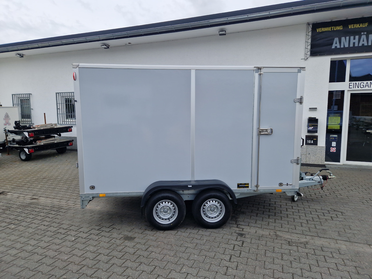 Closed box trailer Saris Koffer GO 356 169 200 2700 2 356x169x200cm Hecktüren Seitentür grau GFK (L) 2700kg: picture 13
