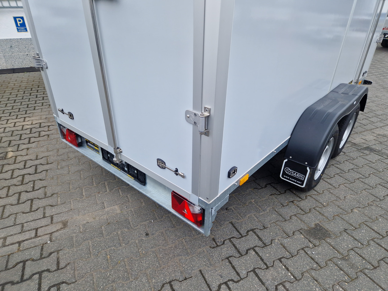 Closed box trailer Saris Koffer GO 356 169 200 2700 2 356x169x200cm Hecktüren Seitentür grau GFK (L) 2700kg: picture 11