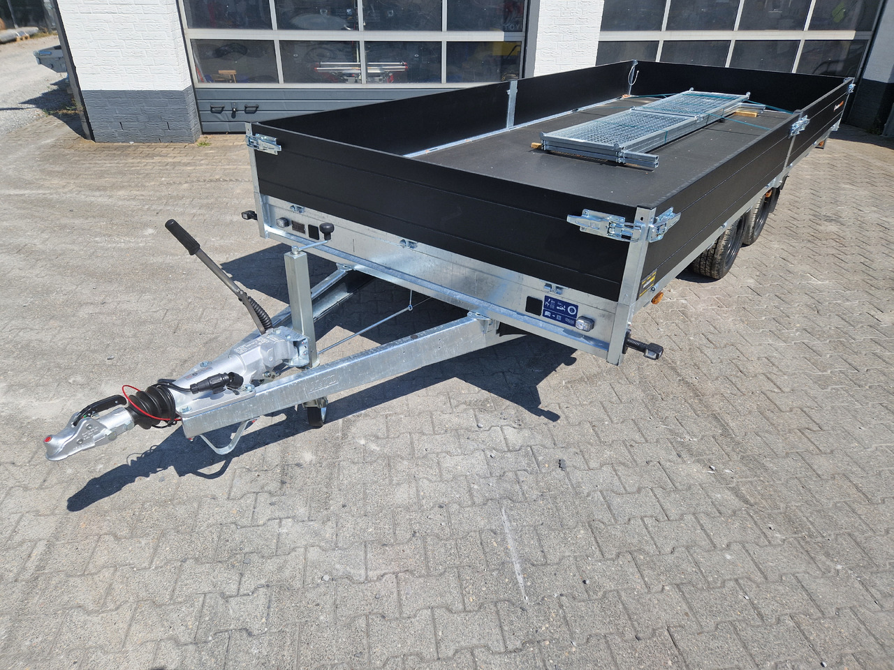 Saris PL HD 506 204 3500 2 506x204x35cm heavy duty black LED Licht (XXL) 3500kg - Dropside/ Flatbed trailer: picture 1 Saris PL HD 506 204 3500 2 506x204x35cm heavy duty black LED Licht (XXL) 3500kg - Dropside/ Flatbed trailer: picture 1
