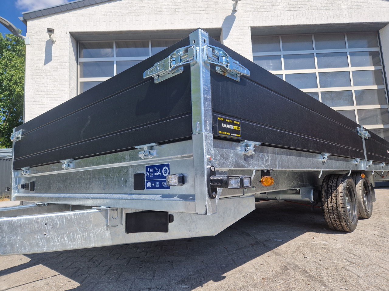 Saris PL HD 506 204 3500 2 506x204x35cm heavy duty black LED Licht (XXL) 3500kg - Dropside/ Flatbed trailer: picture 2 Saris PL HD 506 204 3500 2 506x204x35cm heavy duty black LED Licht (XXL) 3500kg - Dropside/ Flatbed trailer: picture 2