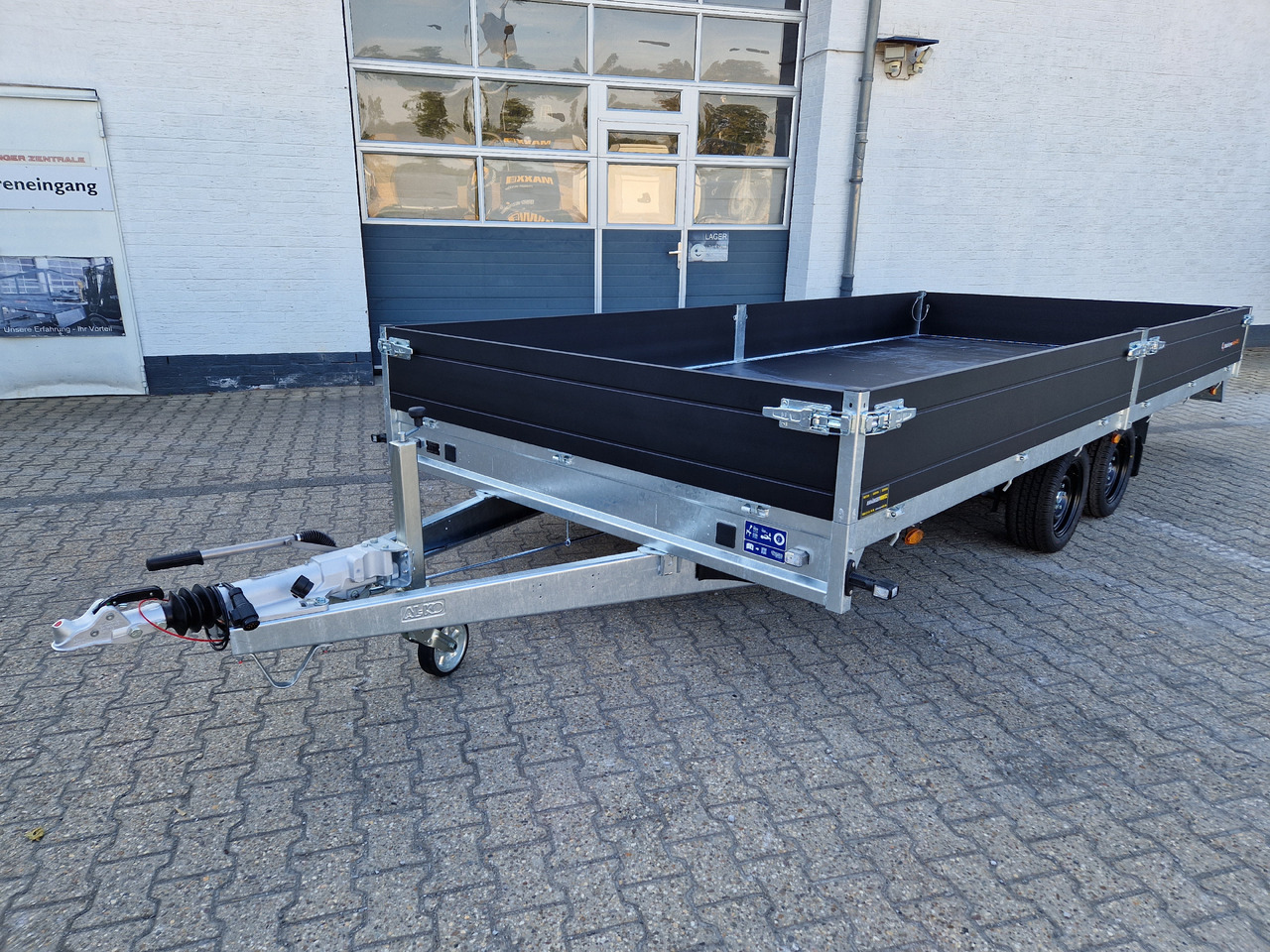 Saris PL HD 506 224 3500 2 506x224x35cm heavy duty blackline LED Beleuchtung (XXL) 3500kg - Dropside/ Flatbed trailer: picture 1 Saris PL HD 506 224 3500 2 506x224x35cm heavy duty blackline LED Beleuchtung (XXL) 3500kg - Dropside/ Flatbed trailer: picture 1