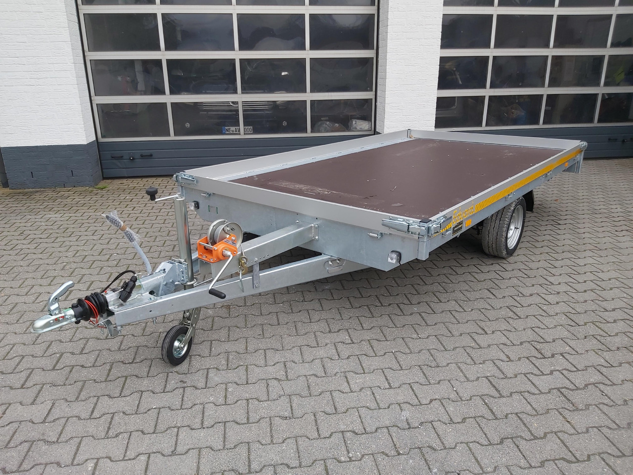 Top Multi Transporter 330x180x10cm Alurampen Heckstützen Seilwinde (L) 13" 1800kg - Car trailer: picture 1 Top Multi Transporter 330x180x10cm Alurampen Heckstützen Seilwinde (L) 13" 1800kg - Car trailer: picture 1