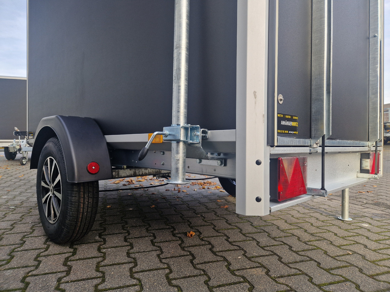 Motorcycle trailer Variant C1315 C2 Edition black 258x148x157cm Alufelgen Heckrampe 1350kg 100km/H black deal: picture 13