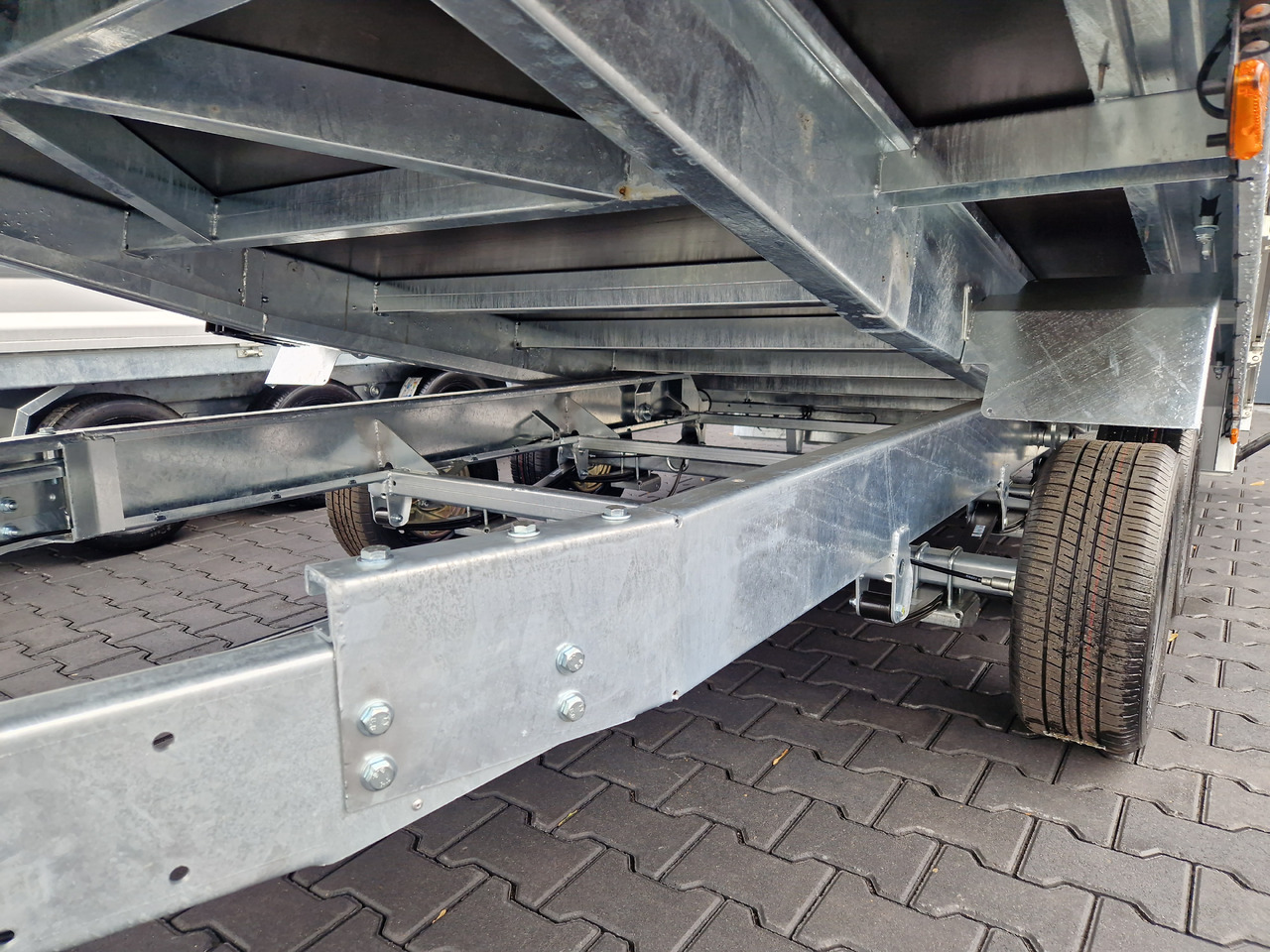 Variant Maschinentransporter 3552 UX Maxi Load 520x210x30cm Tandem Parabelfederung LED 3500kg - Plant trailer: picture 5 Variant Maschinentransporter 3552 UX Maxi Load 520x210x30cm Tandem Parabelfederung LED 3500kg - Plant trailer: picture 5
