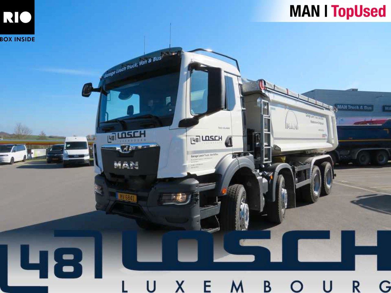 Skip loader truck MAN TGS 41.480 8x4 BB CH Schmitz Muldenkipper: picture 17