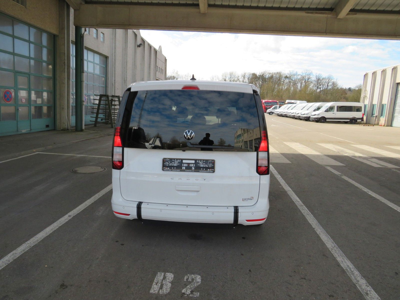 Volkswagen Caddy Maxi 2.0 TDI Rollstuhlumbau Taxirampe - Car: picture 5 Volkswagen Caddy Maxi 2.0 TDI Rollstuhlumbau Taxirampe - Car: picture 5