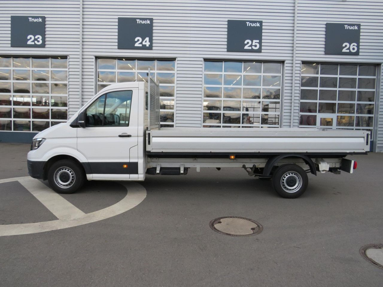 Volkswagen Crafter 35 L4 EK Pritsche Euro6 Klima AHK ZV - Flatbed van: picture 3 Volkswagen Crafter 35 L4 EK Pritsche Euro6 Klima AHK ZV - Flatbed van: picture 3