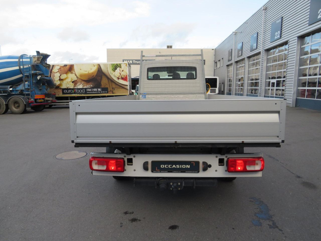 Volkswagen Crafter 35 L4 EK Pritsche Euro6 Klima AHK ZV - Flatbed van: picture 5 Volkswagen Crafter 35 L4 EK Pritsche Euro6 Klima AHK ZV - Flatbed van: picture 5