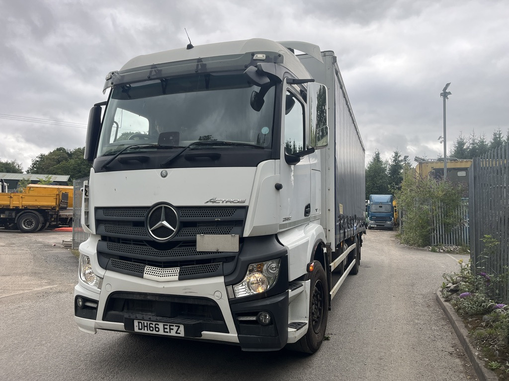 Mercedes Actros 2532 6x2 Curtaij side - Curtainsider truck: picture 2 Mercedes Actros 2532 6x2 Curtaij side - Curtainsider truck: picture 2