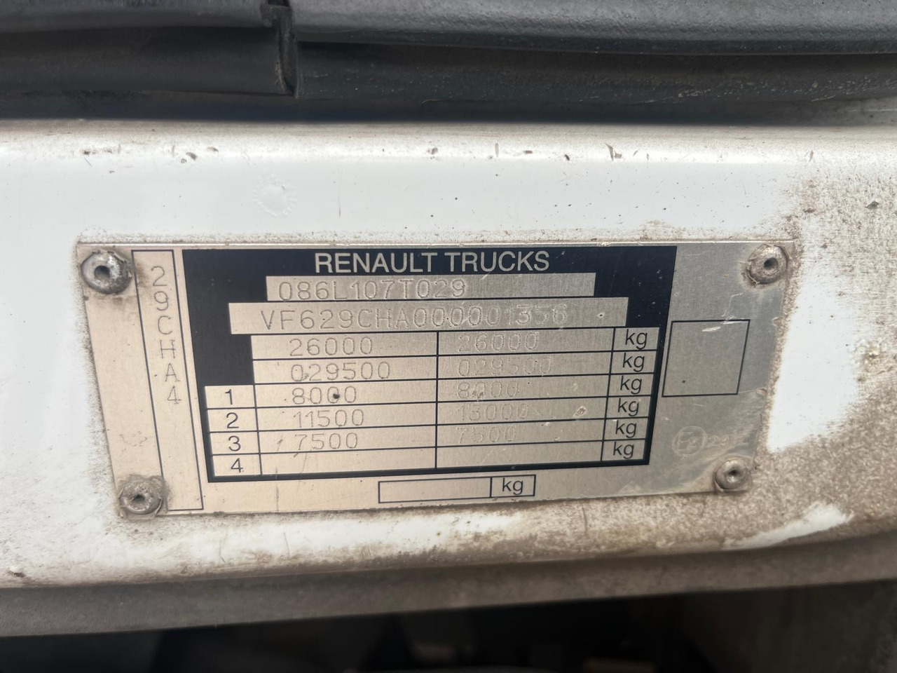 Curtainsider truck Renault Premium: picture 9